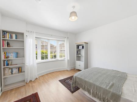 4 bedroom Flat for sale in Gateford Road, Worksop, S81