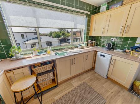4 bedroom Flat for sale in Gateford Road, Worksop, S81