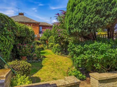 4 bedroom Flat for sale in Gateford Road, Worksop, S81