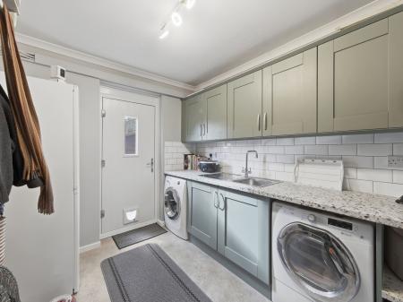 4 bedroom Detached house for sale in Oak Close, Worksop, S80