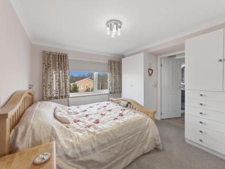 4 bedroom Detached house for sale in Oak Close, Worksop, S80