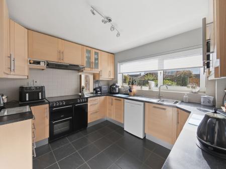 4 bedroom Detached house for sale in Oak Close, Worksop, S80