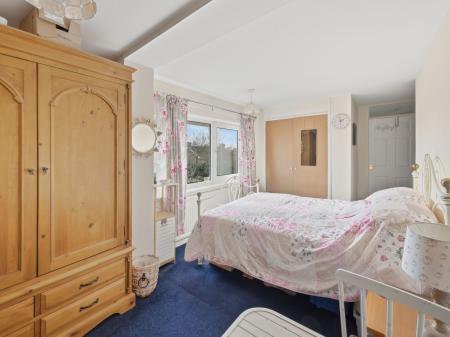 4 bedroom Detached house for sale in Oak Close, Worksop, S80