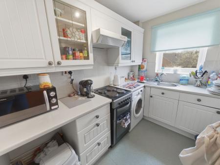 1 bedroom Flat for sale in Thievesdale Close, Worksop, S81