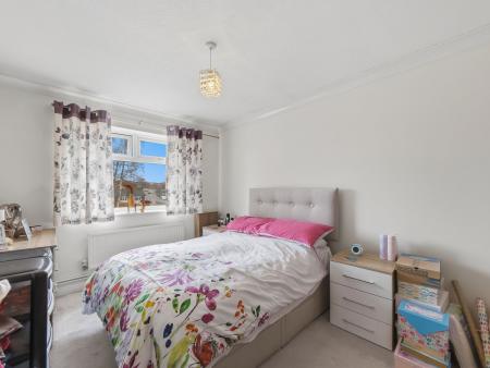 1 bedroom Flat for sale in Thievesdale Close, Worksop, S81