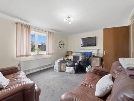 1 bedroom Flat for sale in Thievesdale Close, Worksop, S81