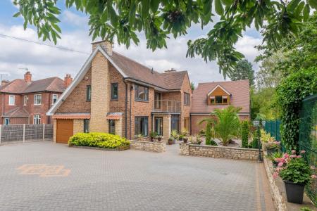 4 bedroom Detached house for sale in Sparken Hill, Worksop, S80