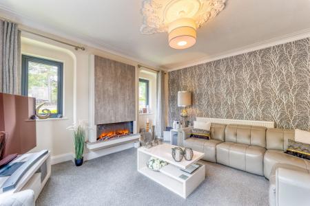 4 bedroom Detached house for sale in Sparken Hill, Worksop, S80