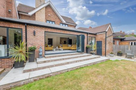 4 bedroom Detached house for sale in Sparken Hill, Worksop, S80