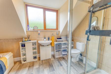 4 bedroom Detached house for sale in Sparken Hill, Worksop, S80