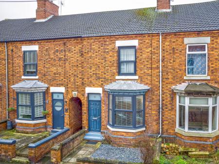 3 bedroom Terraced House for sale in Spring Hill, Whitwell, S80