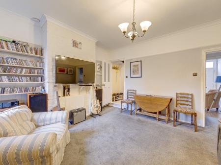 3 bedroom Terraced House for sale in Spring Hill, Whitwell, S80