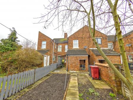3 bedroom Terraced House for sale in Spring Hill, Whitwell, S80