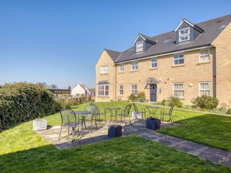 2 bedroom Flat for sale in Grove Court, Worksop, S80