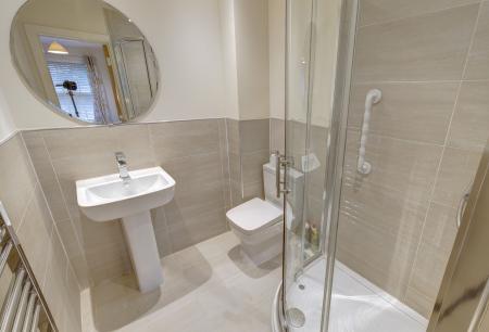 2 bedroom Flat for sale in Grove Court, Worksop, S80