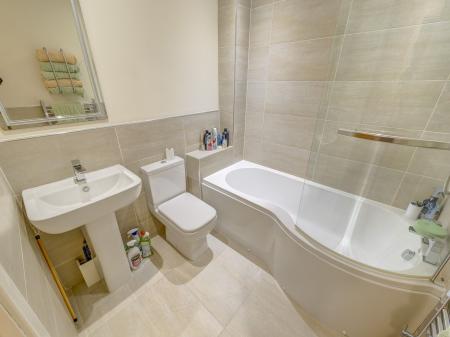 2 bedroom Flat for sale in Grove Court, Worksop, S80