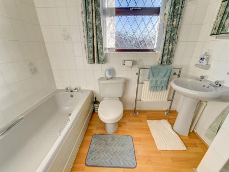 2 bedroom Detached bungalow for sale in Water Meadows, Worksop, S80