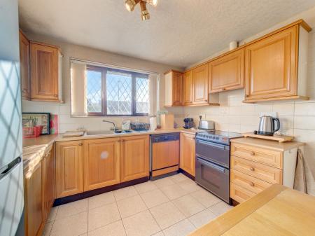 2 bedroom Detached bungalow for sale in Water Meadows, Worksop, S80