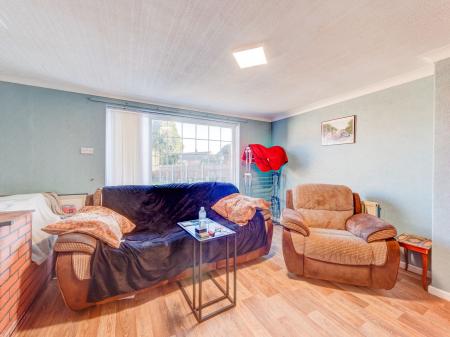 3 bedroom Semi-detached house for sale in Ramsden Crescent, Carlton-In-Lindrick, S81