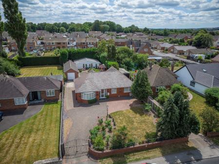 3 bedroom Detached bungalow for sale in Shireoaks Common, Shireoaks, S81