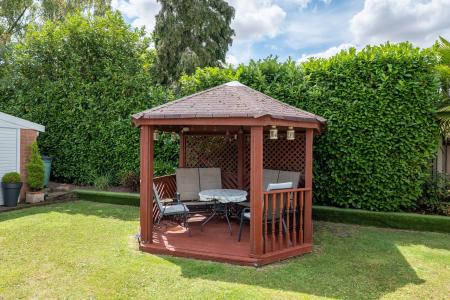 3 bedroom Detached bungalow for sale in Shireoaks Common, Shireoaks, S81