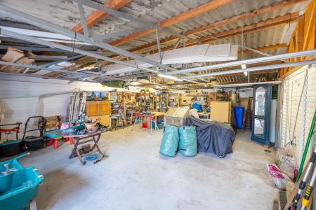 3 bedroom Detached bungalow for sale in Shireoaks Common, Shireoaks, S81