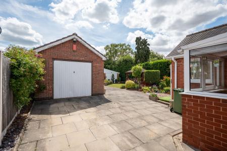 3 bedroom Detached bungalow for sale in Shireoaks Common, Shireoaks, S81