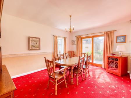 4 bedroom Detached house for sale in High Street, Whitwell, S80