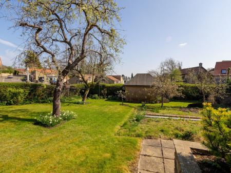 4 bedroom Detached house for sale in High Street, Whitwell, S80