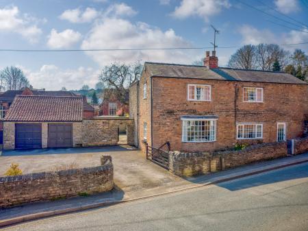 High Street, Whitwell, S80
