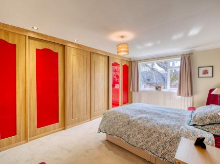 4 bedroom Detached house for sale in High Street, Whitwell, S80