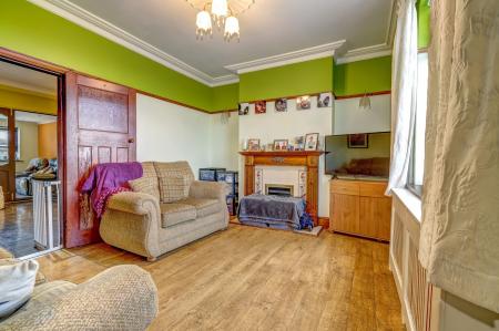 3 bedroom Semi-detached house for sale in Tinkers Hill, Carlton-In-Lindrick, S81