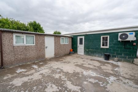3 bedroom Semi-detached house for sale in Tinkers Hill, Carlton-In-Lindrick, S81