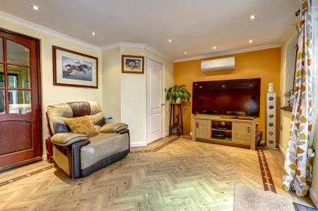 3 bedroom Semi-detached house for sale in Tinkers Hill, Carlton-In-Lindrick, S81