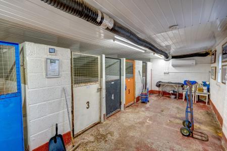 3 bedroom Semi-detached house for sale in Tinkers Hill, Carlton-In-Lindrick, S81