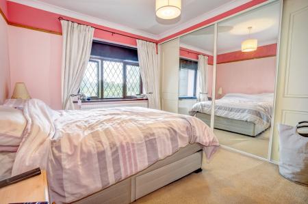 3 bedroom Semi-detached house for sale in Tinkers Hill, Carlton-In-Lindrick, S81