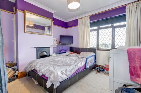 3 bedroom Semi-detached house for sale in Tinkers Hill, Carlton-In-Lindrick, S81