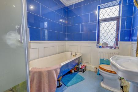 3 bedroom Semi-detached house for sale in Tinkers Hill, Carlton-In-Lindrick, S81