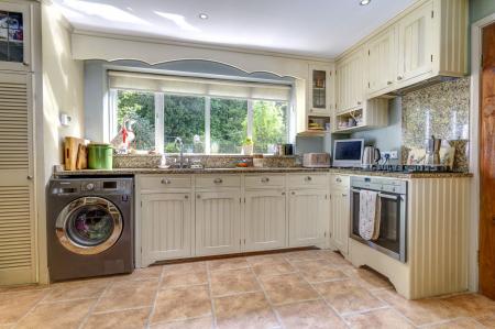 4 bedroom Detached house for sale in Windsor Road, Carlton-In-Lindrick, S81