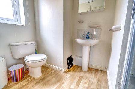 4 bedroom Detached house for sale in Chatsworth Road, Creswell, S80