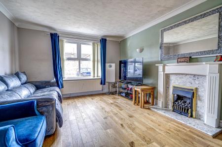 4 bedroom Detached house for sale in Chatsworth Road, Creswell, S80