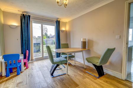 4 bedroom Detached house for sale in Chatsworth Road, Creswell, S80