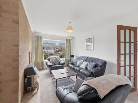 3 bedroom Detached bungalow for sale in Scholey Avenue, Woodsetts, S81