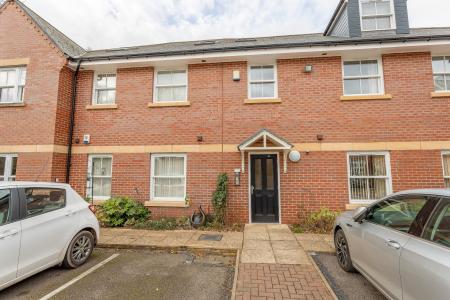 2 bedroom Flat for sale in Grove Court, Worksop, S80