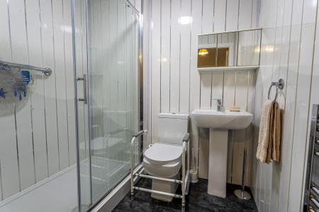 2 bedroom Flat for sale in Grove Court, Worksop, S80