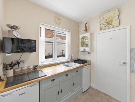 2 bedroom End of terrace house for sale in Duke Street, Whitwell, S80