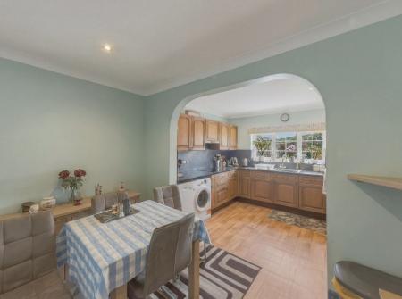 3 bedroom Detached bungalow for sale in Harworth Avenue, Blyth, S81