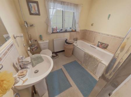 3 bedroom Detached bungalow for sale in Harworth Avenue, Blyth, S81