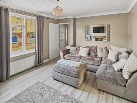 3 bedroom Semi-detached house for sale in Airstone Road, Askern, DN6