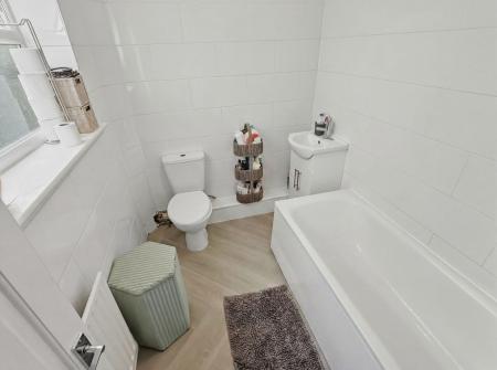 3 bedroom Semi-detached house for sale in Airstone Road, Askern, DN6